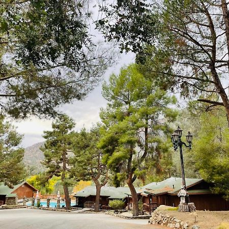 Whispering Pines Lodge Kernville Exterior photo