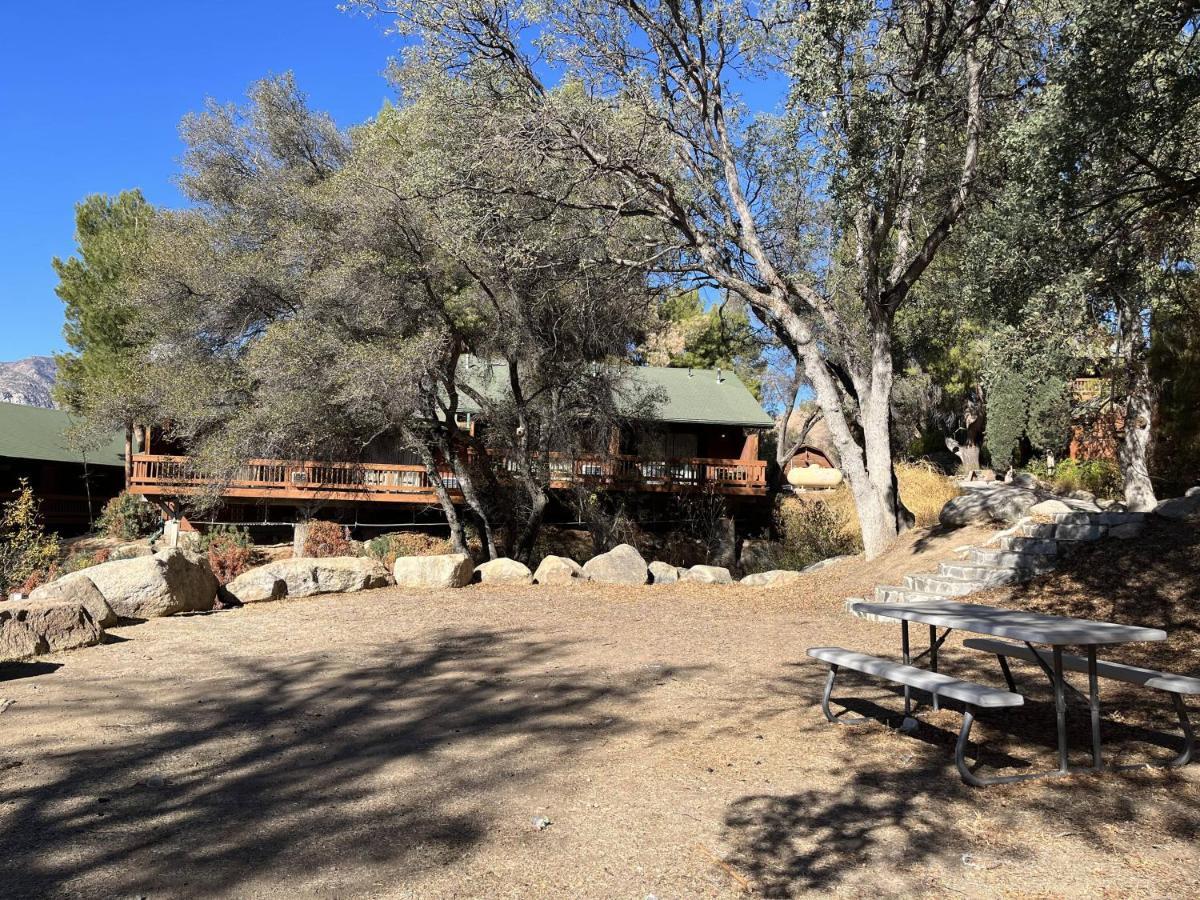 Whispering Pines Lodge Kernville Exterior photo