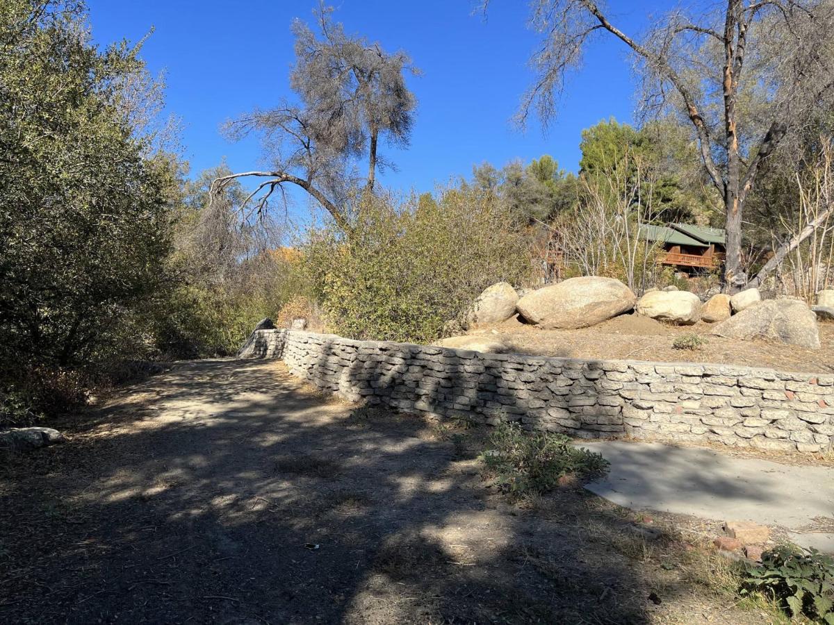Whispering Pines Lodge Kernville Exterior photo