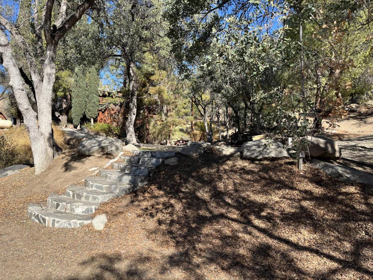 Whispering Pines Lodge Kernville Exterior photo