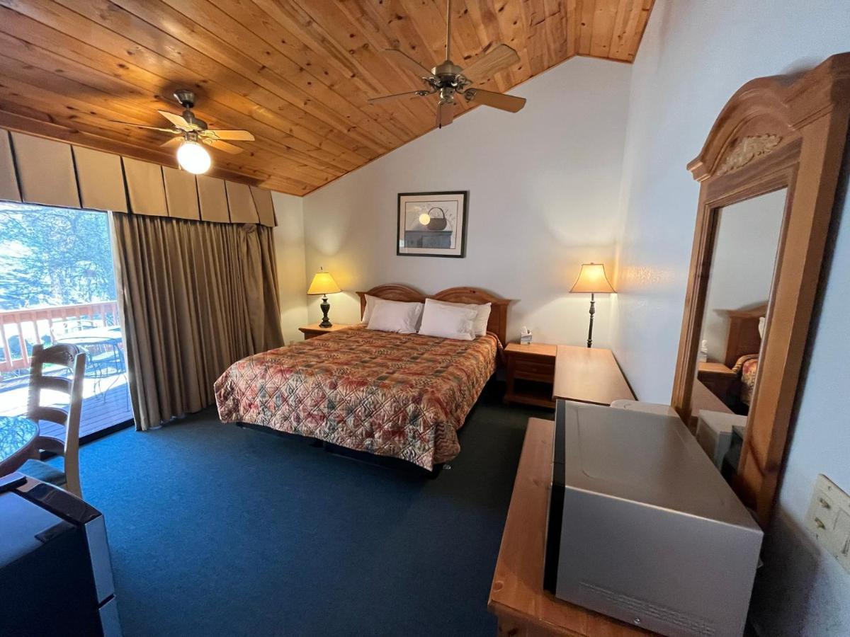 Whispering Pines Lodge Kernville Exterior photo